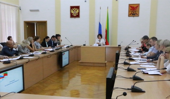 Меры по снижению уровня бедности обсудили в правительстве Забайкальского края