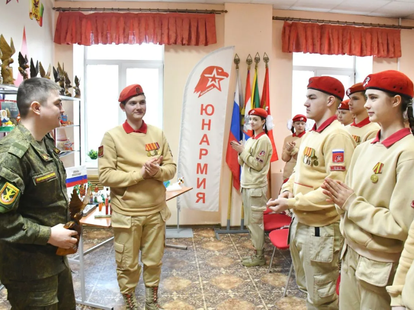 Юнармейцы Забайкалья встретились с участником СВО Семёном Софроновым
