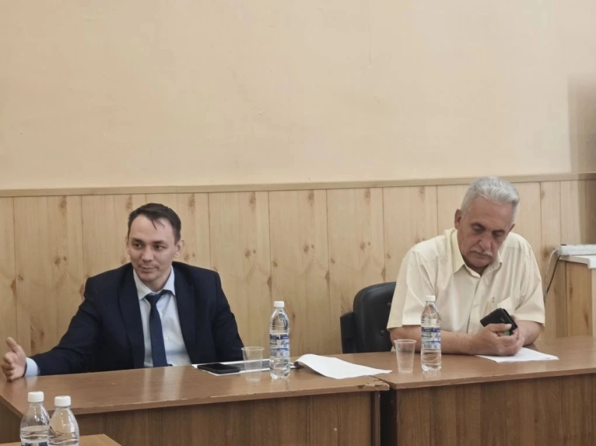 ​Алексей Емелюков провел рабочую встречу в Забайкальском муниципальном округе
