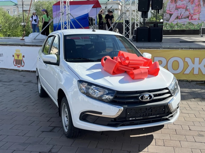 Семья Орловых из Читы выиграла автомобиль Lada Granta в повторном розыгрыше минкультуры Забайкалья