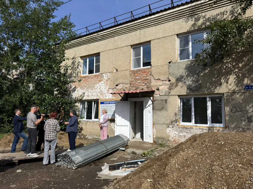Глава Забайкалья Александр Осипов проверил ход выполнения капремонта гинекологического отделения ЦРБ в Борзе