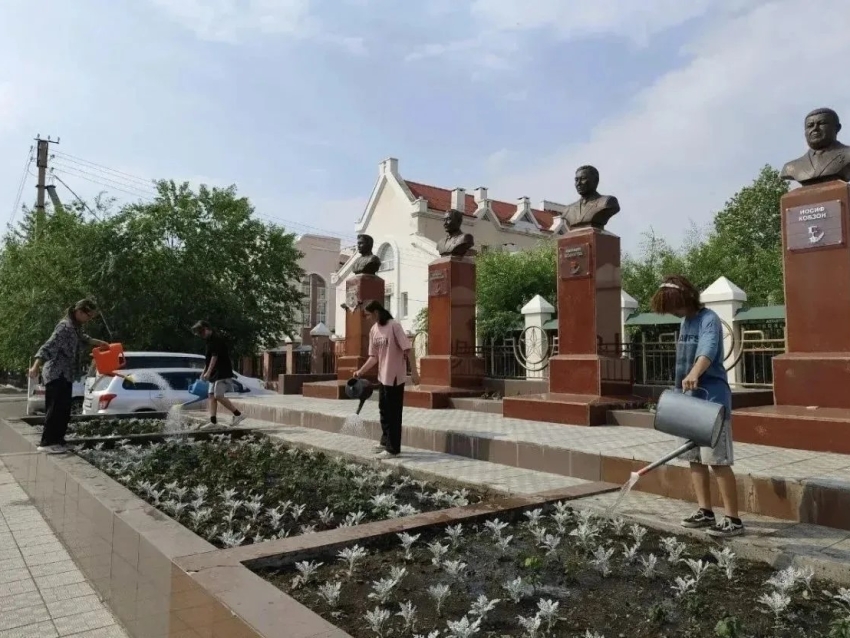 Почти 3700 подростков трудоустроены в Забайкалье этим летом