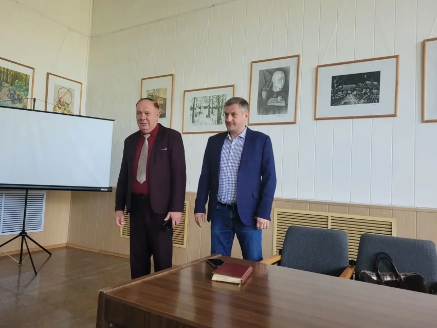 Заместитель министра физической культуры и спорта Забайкальского края провёл встречу с населением в Хилке