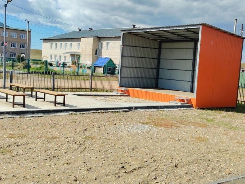 В селе Алеур Чернышевского округа благоустраивают парк благодаря инициативному бюджетированию