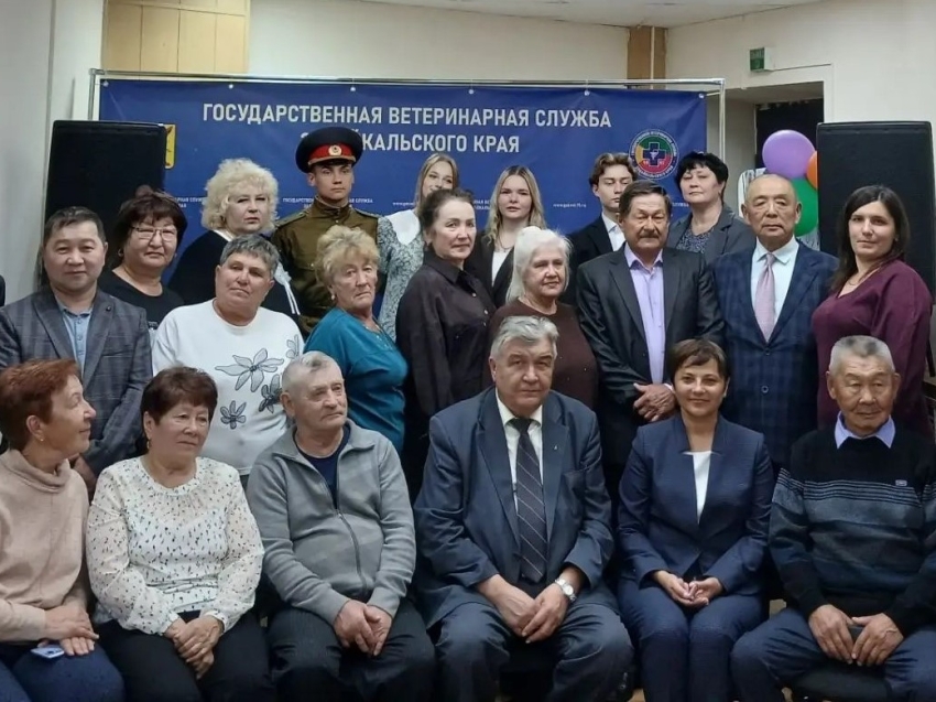 Госветслужба Забайкалья поздравила сотрудников с Международным днём пожилого человека 