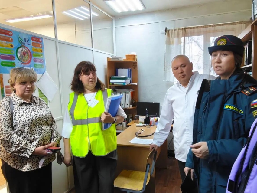 В Читинской школе в ходе штабной тренировки по гражданской обороне развернули пункт временного размещения и питания на 50 человек