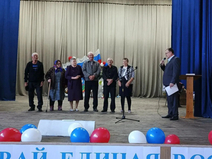 Urluk Rural Administration Head Congratulates Three Couples