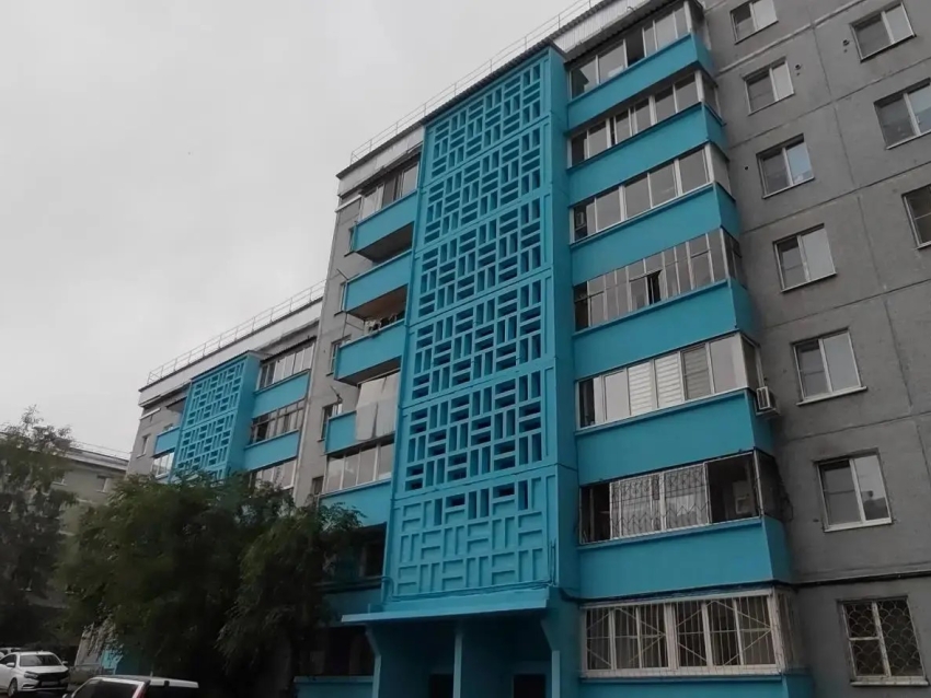 В Чите завершён ещё один капитальный ремонт фасада дома