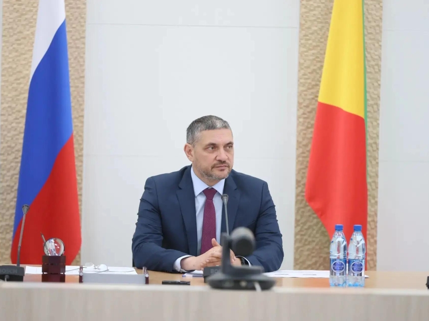 ​Александр Осипов провёл совещание по дорожной обстановке после снегопада 