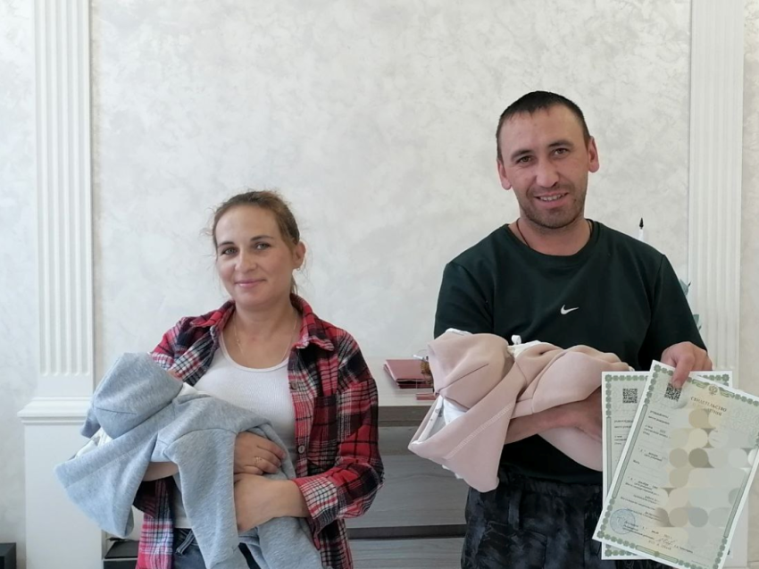 Илья и Алёна: первая двойня с начала года зарегистрирована в Тунгокоченском отделе ЗАГС Забайкалья
