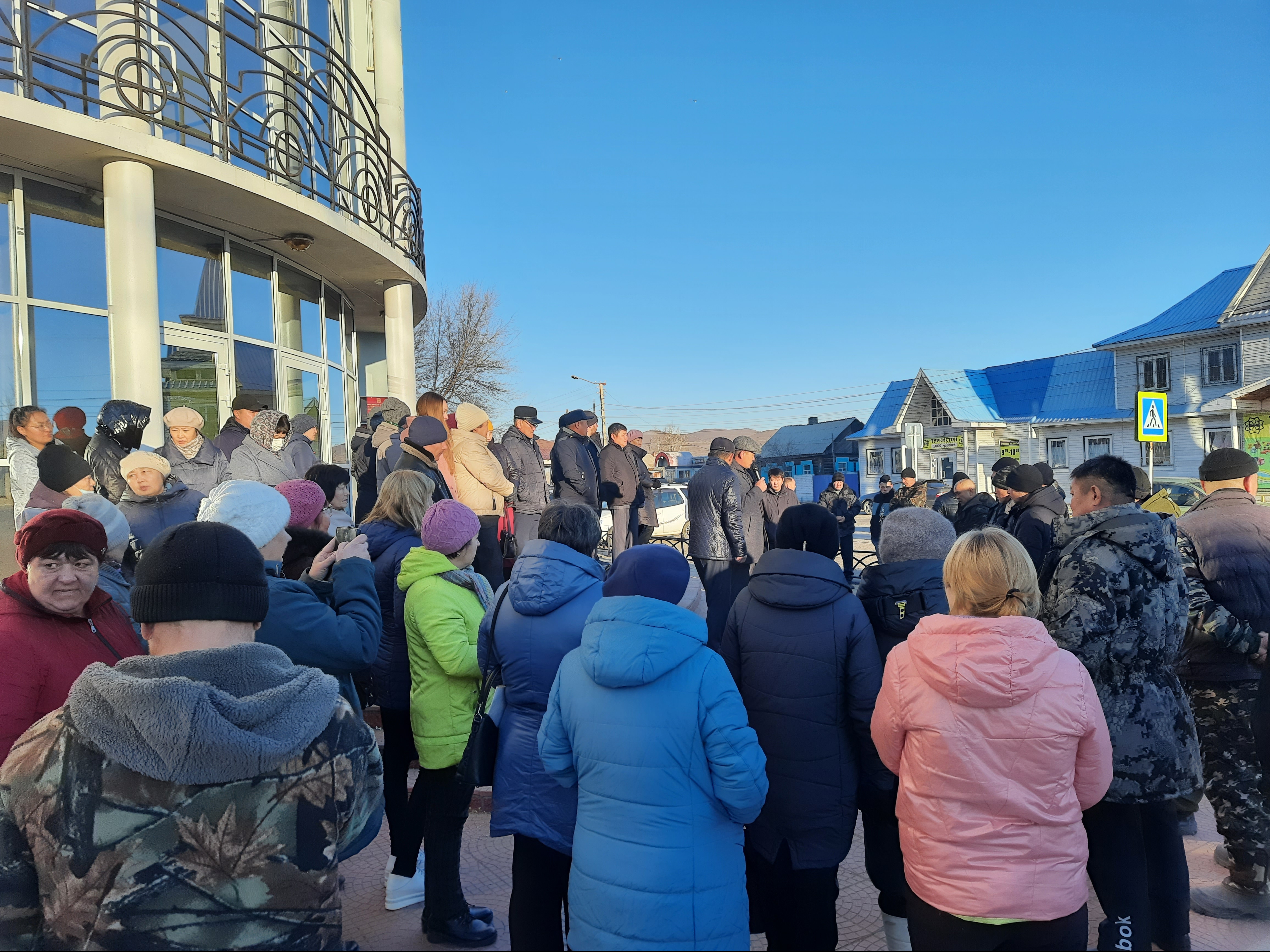 Ждем вас дома. В Дульдурге торжественно проводили мобилизованных граждан |  17.10.2022 | Дульдурга - БезФормата