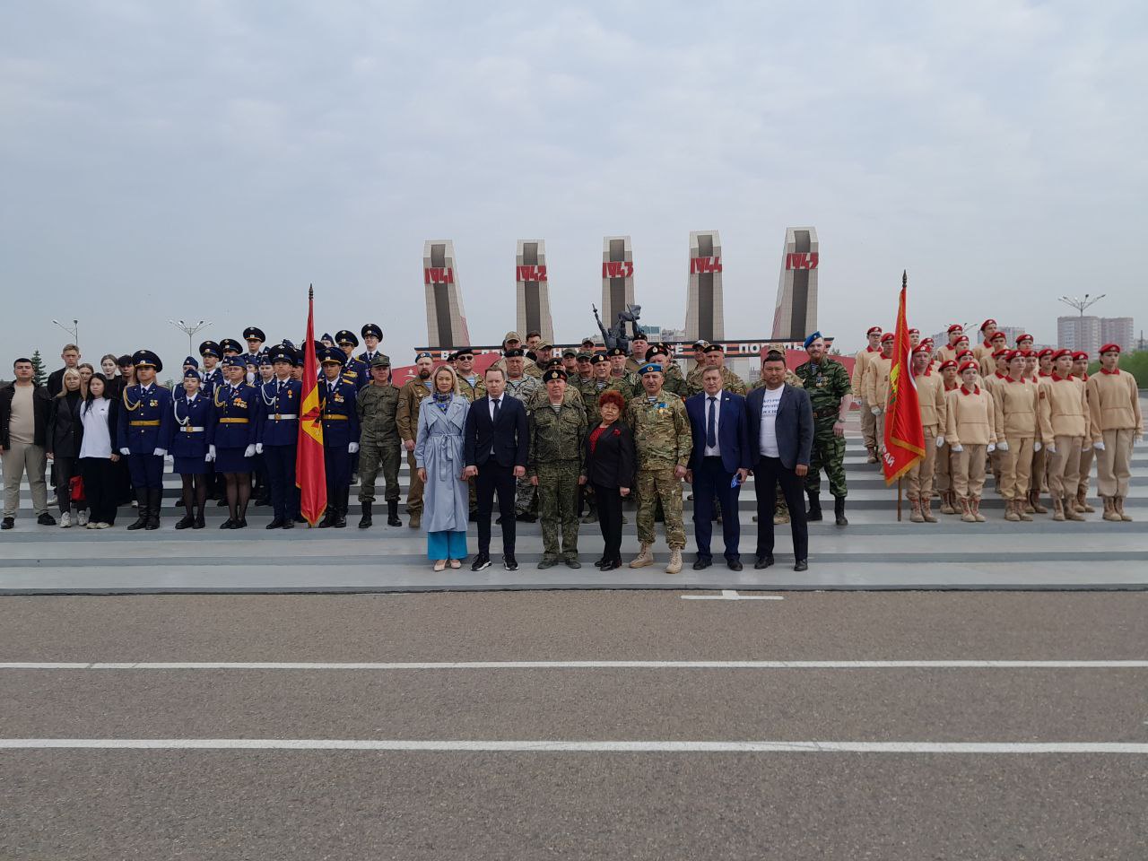 Колонна автопробега, следующая из Владивостока в Донецк, побывала в Чите |  30.05.2024 | Чита - БезФормата