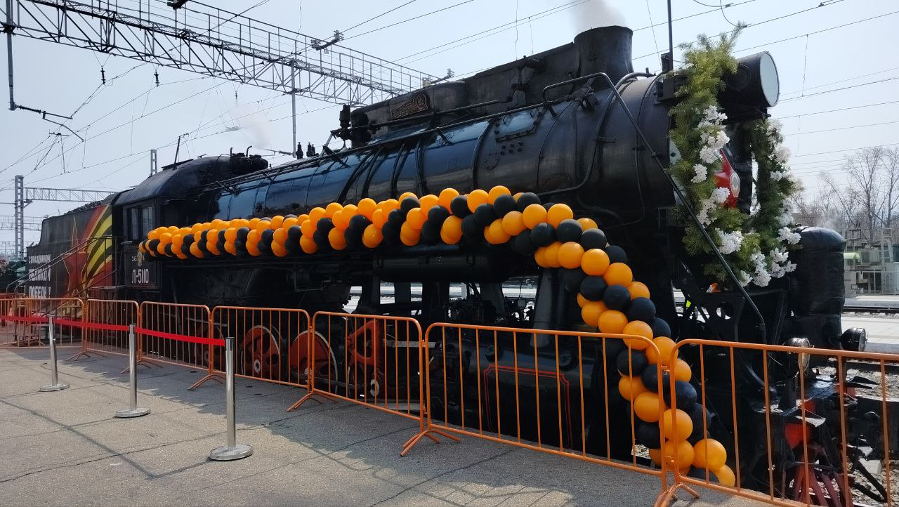 Жители столицы Забайкалья 9 мая встретили ретропоезд «Победа» | 10.05.2023  | Чита - БезФормата