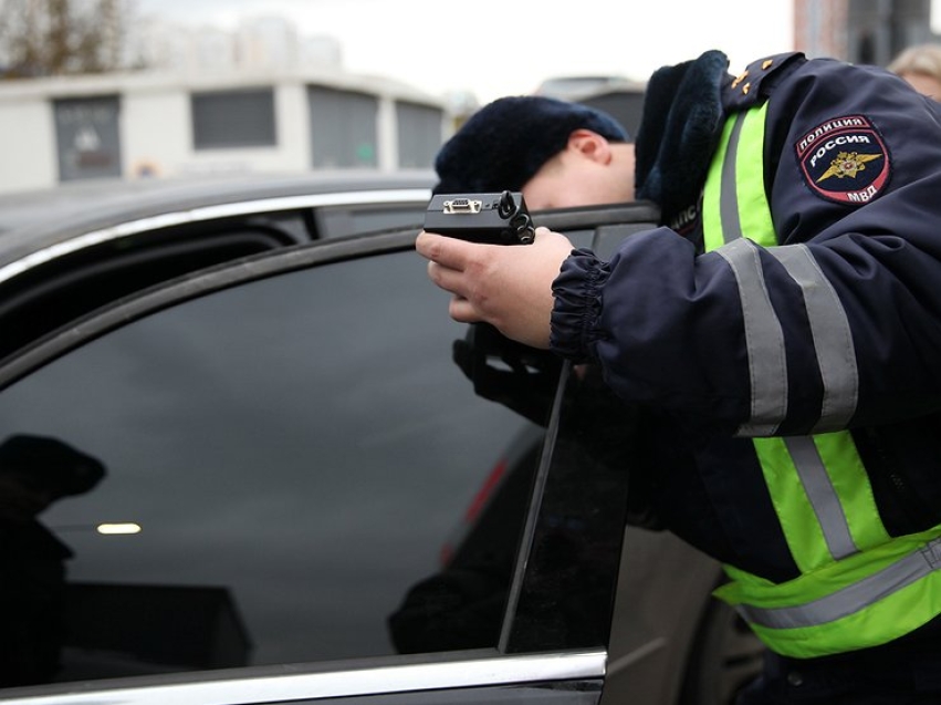 Сотрудники Госавтоинспекции проводят оперативно-профилактическое мероприятие «Тонировка»