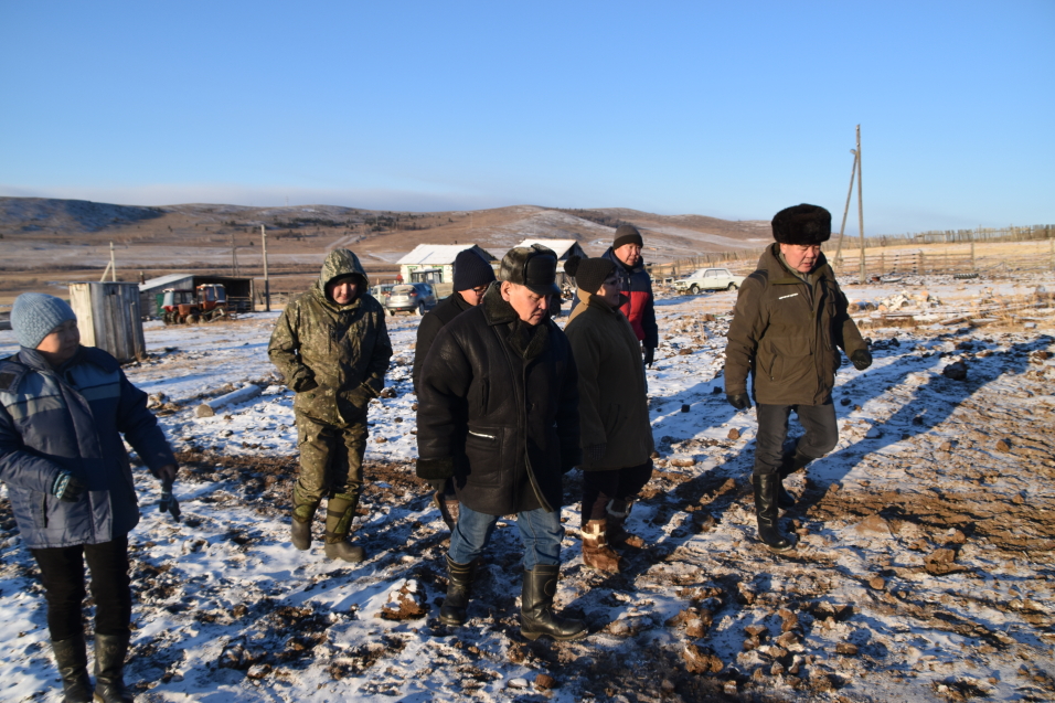 В преддверии зимовки глава Агинского района осмотрел животноводческие стоянки 