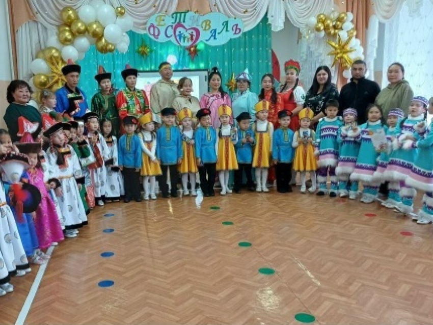 ​20 ноября в МАДОУ "Амитхашинский детский сад "Номин" прошёл фестиваль "Всё начинается с семьи" 