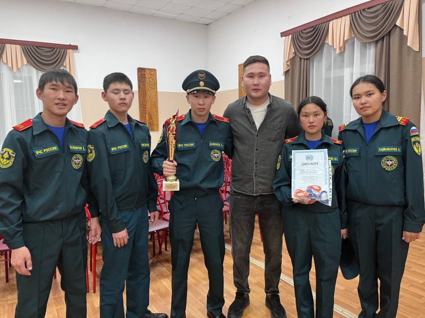 Учащиеся Агинской школы №3 завоевали бронзу Всероссийских соревнований юных спасателей