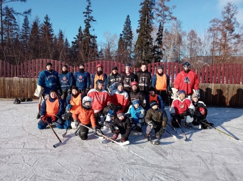4  января на хоккейной коробке ДЮСШ Красночикойского района прошло "Открытие зимнего сезона"!