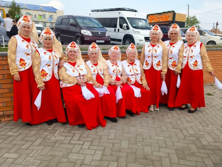 Играй, гармонь!