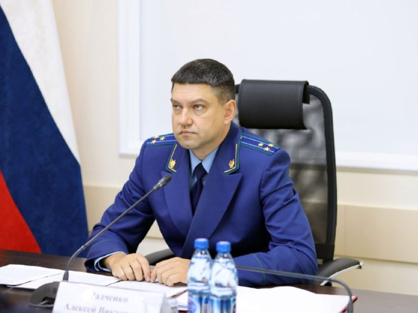 Заместитель прокурора Забайкальского края Алексей Радченко и заместитель начальника регионального управления МВД России Александр Никитин проводят приём граждан