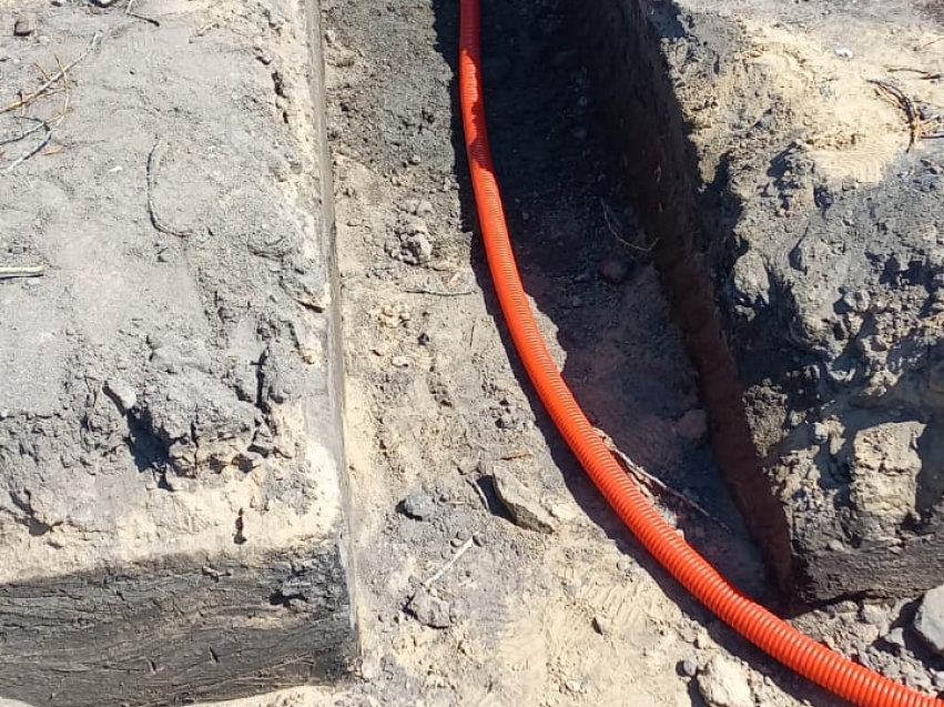 В городе Петровск-Забайкальском местные жители дважды пытались унести кабель с территории благоустройства Дамской улицы