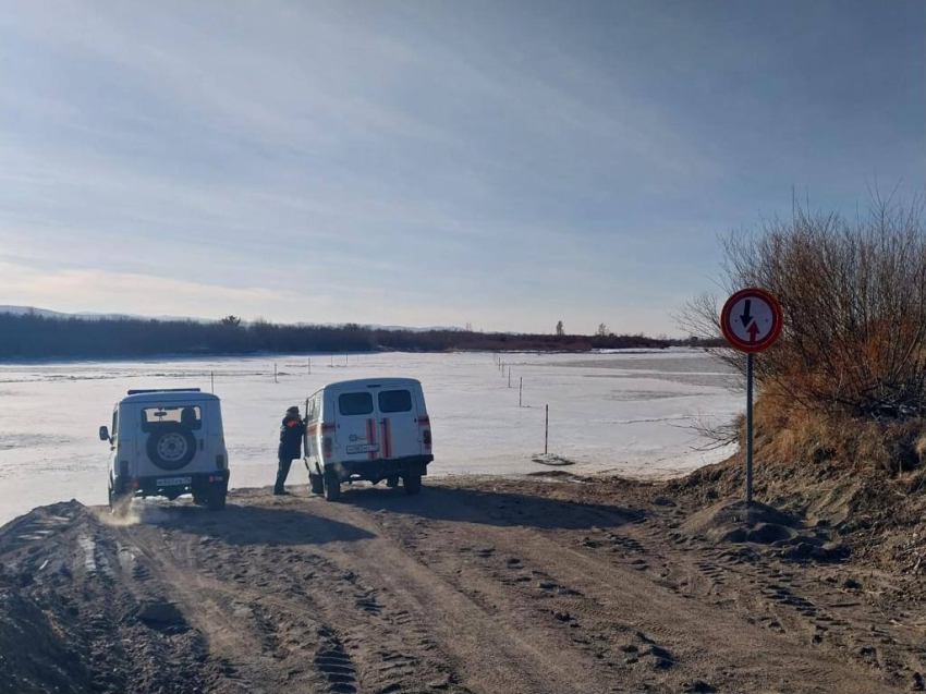 В Чите состоялось открытие ледовой переправы на реке Ингода 