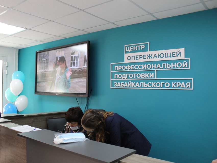 Открытие центра опережающей профессиональной подготовки посетила исполняющая обязанности руководителя департамента Алёна Кабачная  
