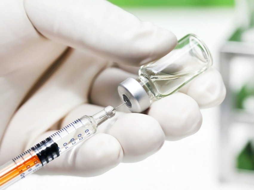 Вакцинацию против COVID-19 продолжают в департаменте 
