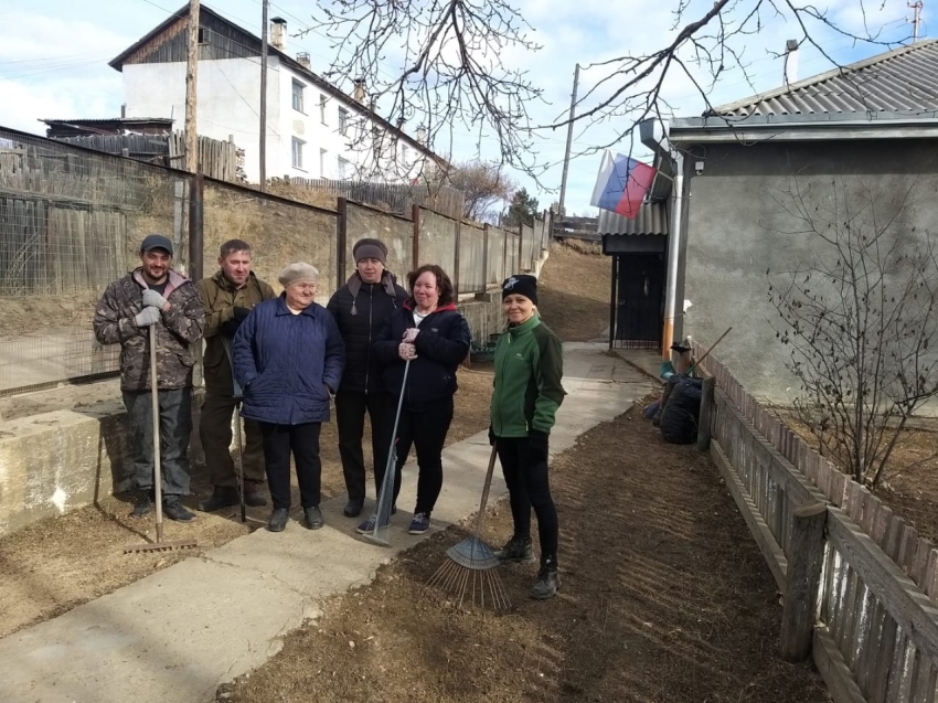 На судебном участке провели субботник 