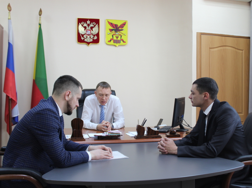 Вновь назначенные мировые судьи Юрий Баев и Алексей Шаферов посетили департамент