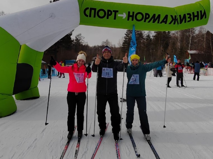 Сотрудники департамента стали участниками Всероссийской гонки «Лыжня России 2024»