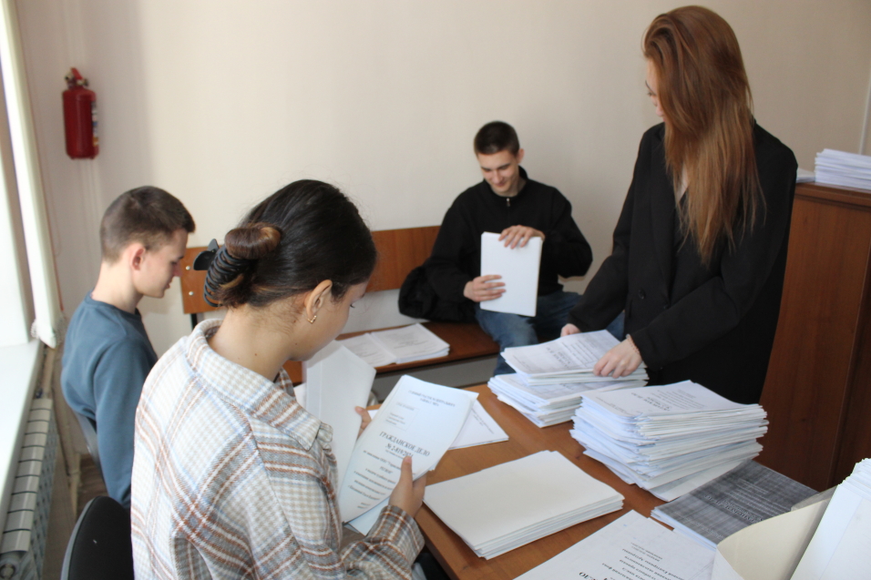 Студенты проходят практику в мировой юстиции