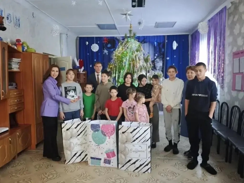  В ожидании чуда. Департамент мировых судей поздравил Шилкинский социально-реабилитационный центр для несовершеннолетних «Сибиряк» с Новым 2026 годом