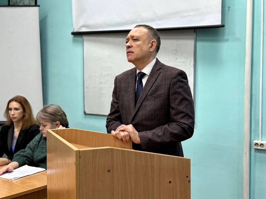 Знание-сила. Студенты юридического факультета Читинского филиала Байкальского государственного университета знакомятся с мировой юстицией Забайкальского края