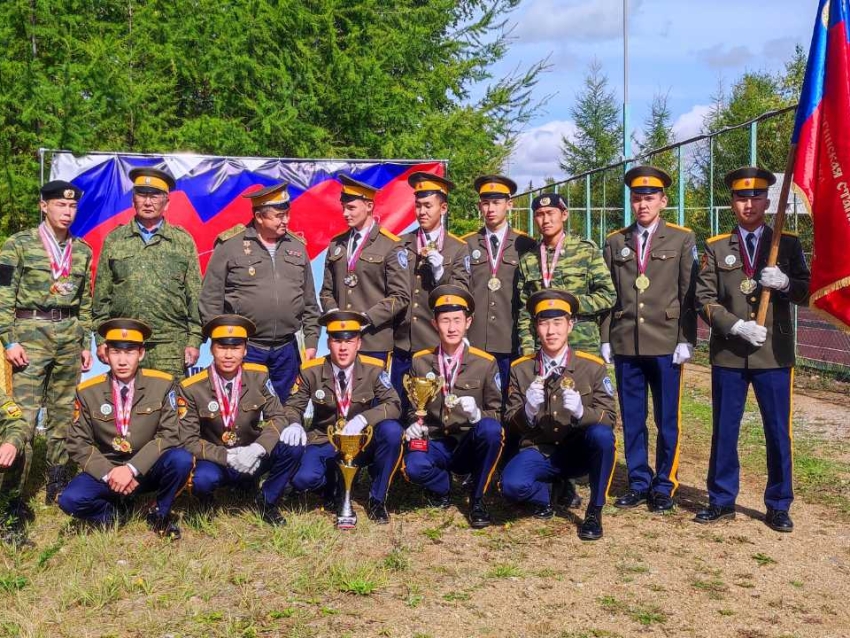 Команда казачат "Беркут" одержала победу на региональном слёте казачьей молодежи.
