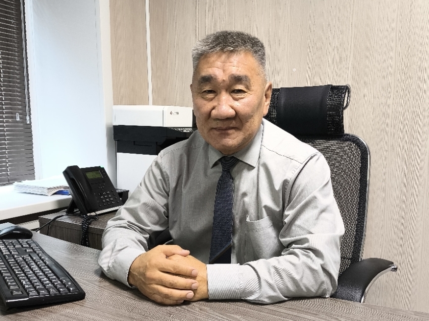 Баир Жамбалов удостоен почетного звания «Заслуженный работник геодезии и картографии Российской Федерации»