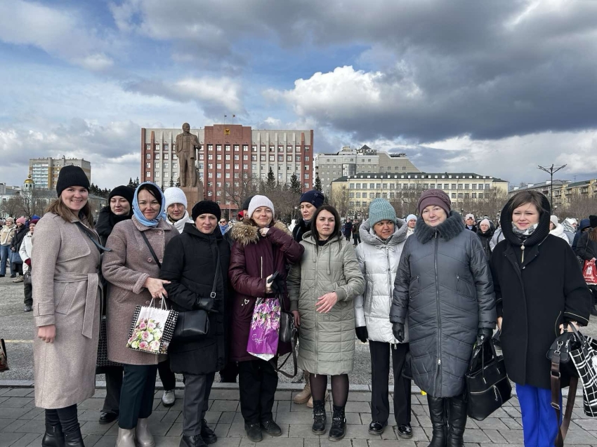 Коллектив департамента государственного имущества и земельных отношений Забайкальского края присоединились к митингу-концерту по случаю 10 летнего воссоединения Крыма с Россией