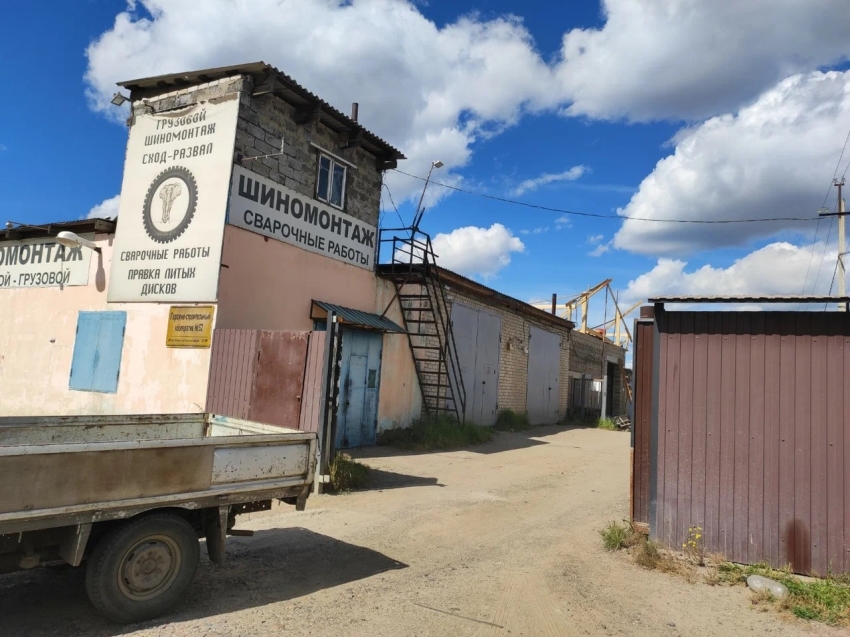 Собственники гаражного кооператива №52 могут обратиться в Департамент с заявлением о предоставлении земельного участка