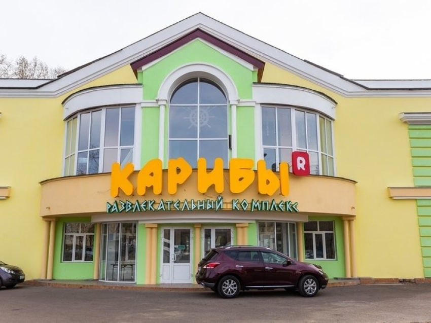 "Спортивный зал ", ул. Бабушкина, 113а снос и реконструкция ко которого запрещены законом. 