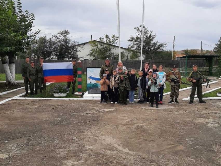 Организована и проведена экскурсия для детей семей участников СВО на пограничную  заставу