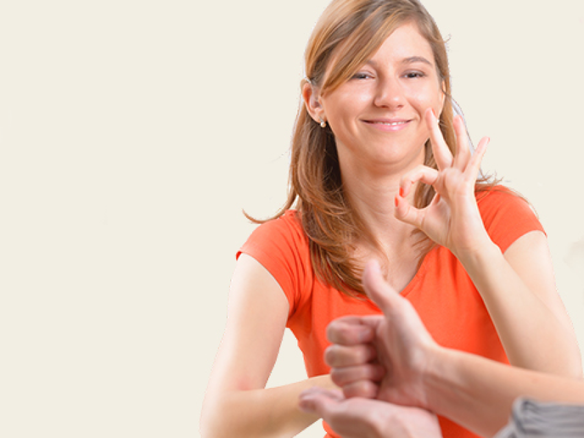 Сбербанк начал предоставлять малому бизнесу бесплатные онлайн-консультации с переводом на жестовый язык 