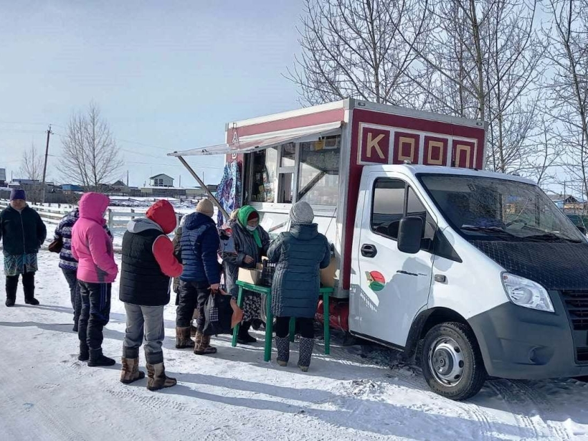 Автолавка доставила заказы жителям села Читинского района к празднованию Сагаалгана