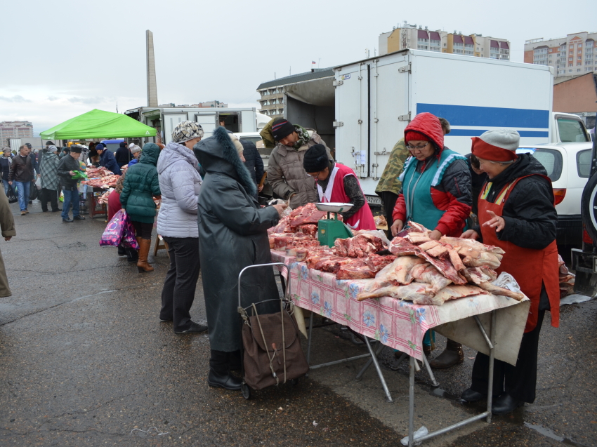 Мясо и овощи по доступным ценам реализуют в Чите на ярмарке «Произведено в Забайкалье»