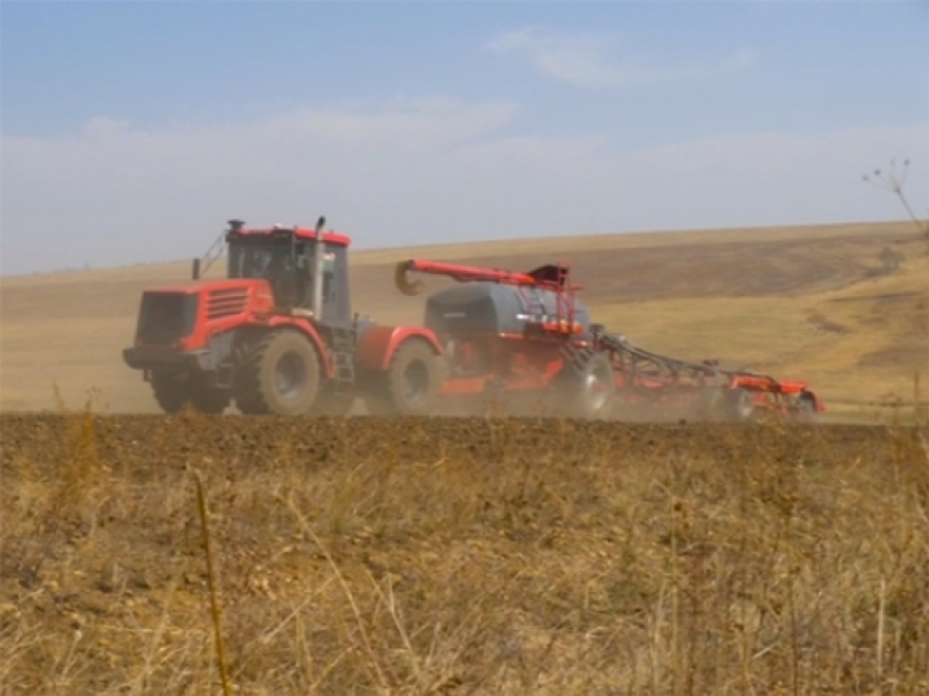 Хозяйства Забайкалья на 25% увеличили работы по внесению удобрений в почву