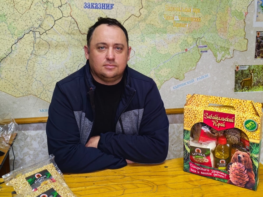 ​Трудовая династия из Красночикойского района 30 лет занимается переработкой кедрового ореха