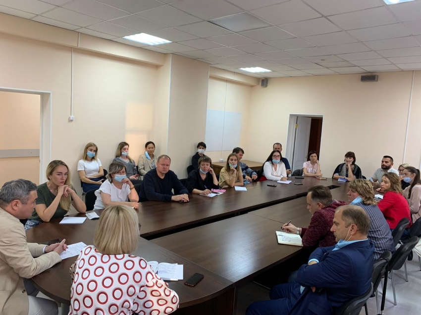 Александр Бардалеев провел встречу с бизнесом региона из-за всплеска заболеваемости COVID-19