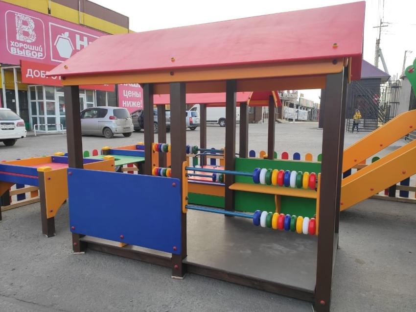 Для детской радости: В Забайкалье фирма по изготовлению детских площадок расширила производство благодаря господдержке