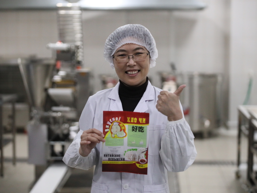 Единственный производитель китайских пельменей в России начал выпускать мясные деликатесы - свиные ушки и куриные лапки 
