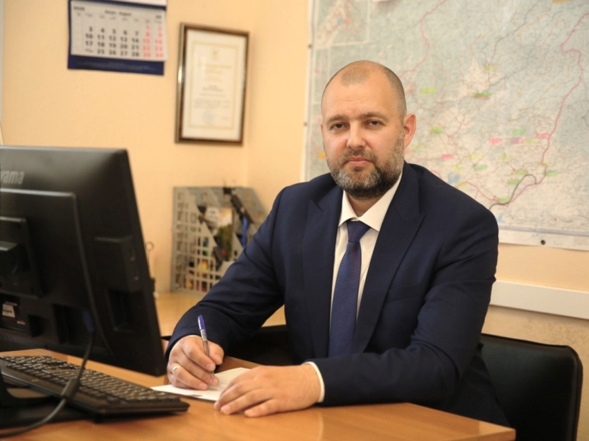 Министр ЖКХ Илья Золотухин поздравил работников жилищно-коммунальной сферы с профессиональным праздником