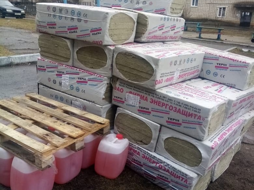 Стройматериалы для восстановления кровли дома доставили в Могочу